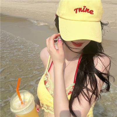 小姑娘艾萝依